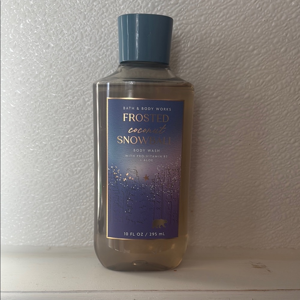 Bath & Body Works Frosted Coconut Snowball Body Wash - Blue